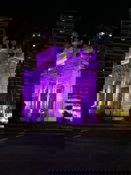 La Porta de La Mar de Valncia, iluminada