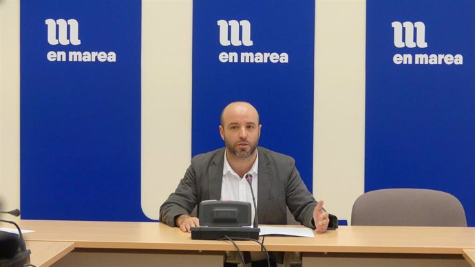El portavoz de En Marea, Luís Villares, en la rueda de prensa