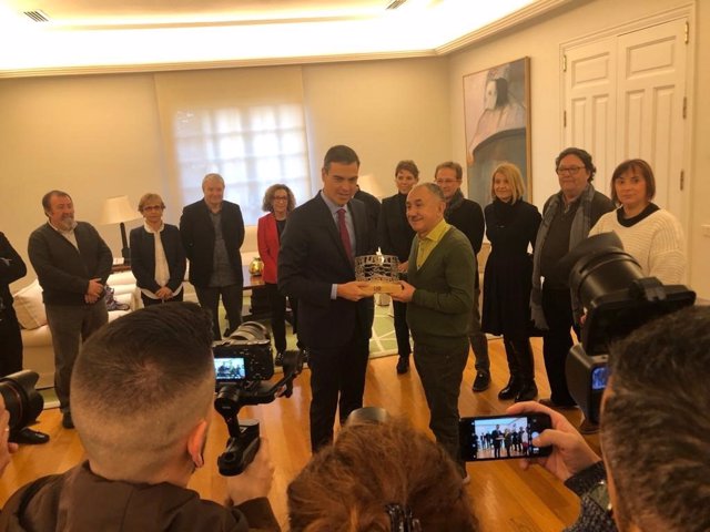 El presidente del Gobierno, Pedro Sánchez, recibe a la Ejecutiva de UGT