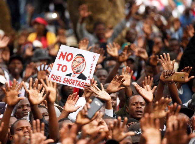 Imagen de archivo de una protesta en Harare contra la crisis en Zimbabue