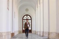 Moreno diseña un gobierno sin cuotas territoriales, con cinco independientes y con afines en las consejerías del PP