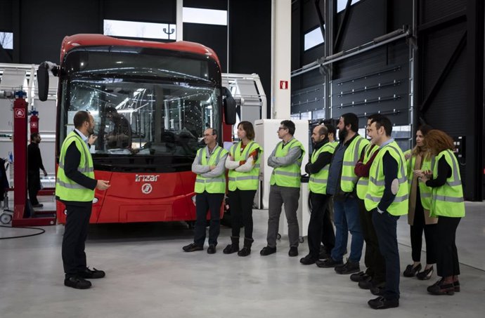 Artigas ha visitado hoy la fábrica de Irizar e-mobility en Gipuzkoa