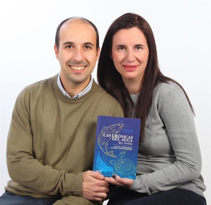 Los autores Alfonso Quero y Alicia Torres con 'Las crónicas del agua. Río arriba