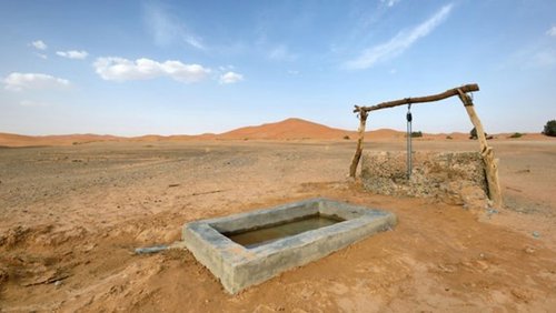 Pozo de agua en el desierto