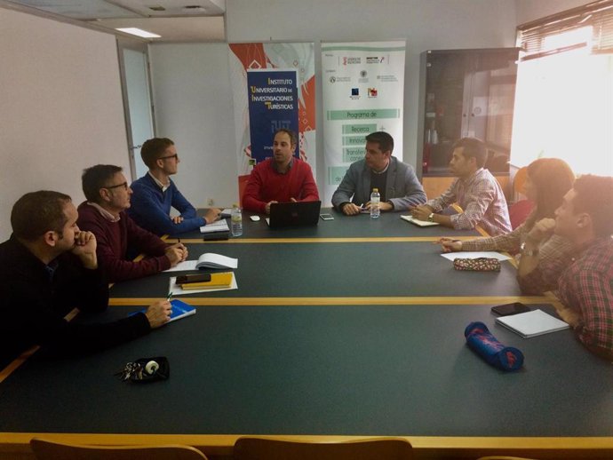 Encuentro entre Invattur y UA