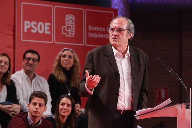 El ministro de Fomento, José Luis Ábalos, interviene en el acto de presentación 