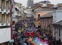 Miles de personas se manifiestan en Quito contra la violencia machista y la xenofobia