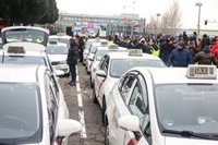 Los ayuntamientos madrileños, "decepcionados" con Garrido por no asumir sus competencias en materia de VTC