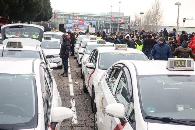 Asamblea de taxistas de Madrid en IFEMA en su segunda jornada de huelga