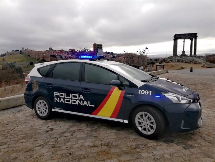 Vehículo híbrido de la Policía Nacional en Ávila