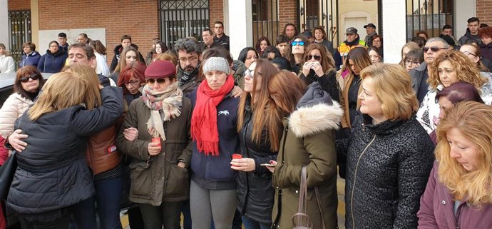 Concentración en Villanueva por la mujer asesinada en Meco