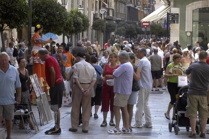 Una calle de Palma llena de gente