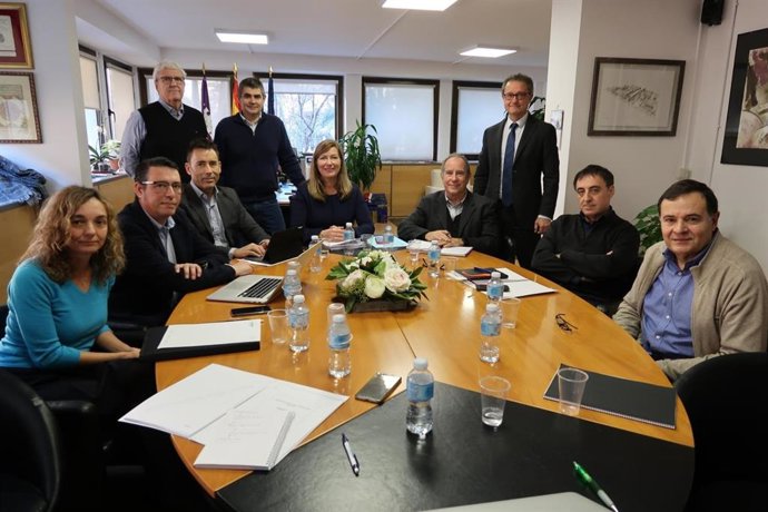 Consellera de Salut, Patricia Gómez, amb representants de Son Espases