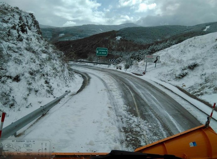 Puerto de la Pradilla en La Rioja nieve