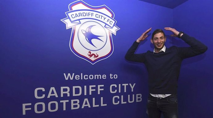 Emiliano Sala tras fichar por el Cardiff City