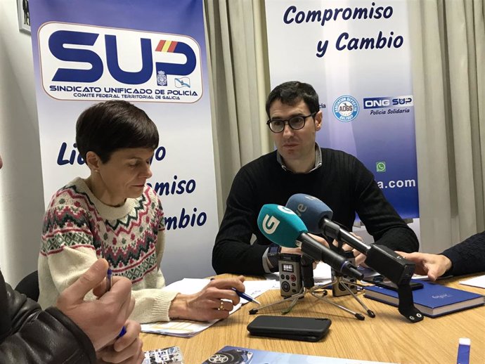Sandra Castro y Roberto González, del SUP, en rueda de prensa