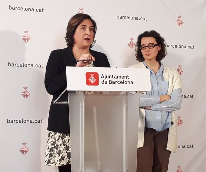 Ada Colau (alcaldessa de Barcelona) Mercedes Vidal (regidora i presidenta de TMB