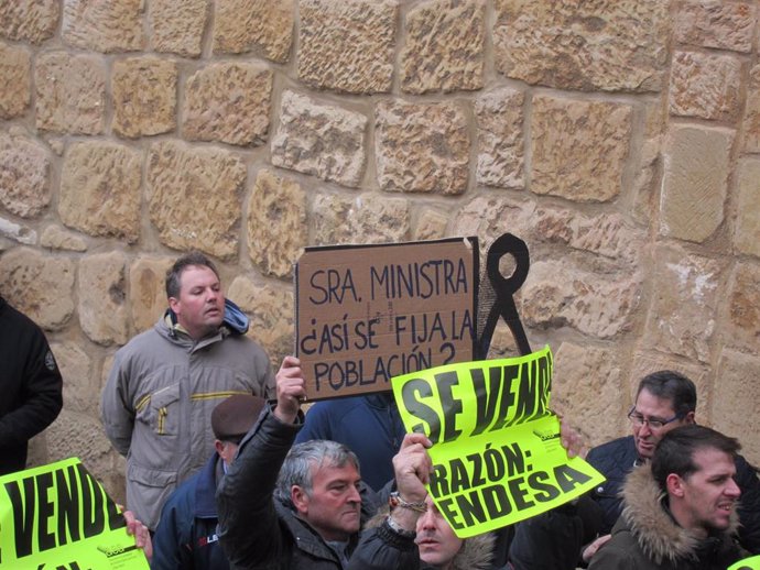 Los vecinos de Andorra han protestado hoy con motivo de la visita de la ministra