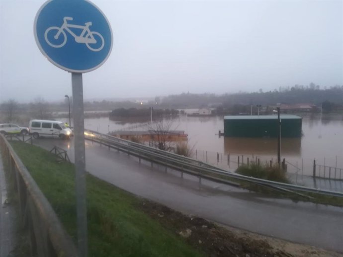 Carretera con inundaciones