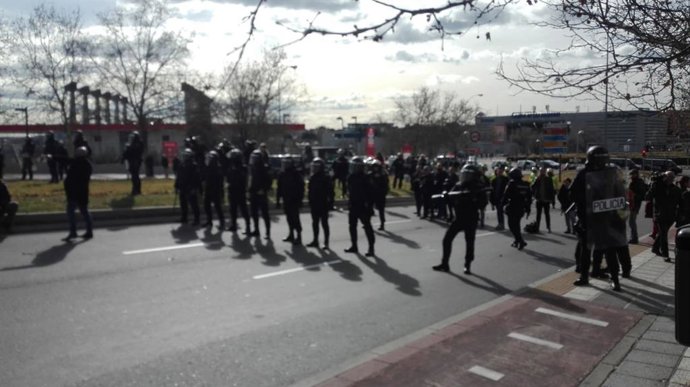Policia Nacional a Ifema