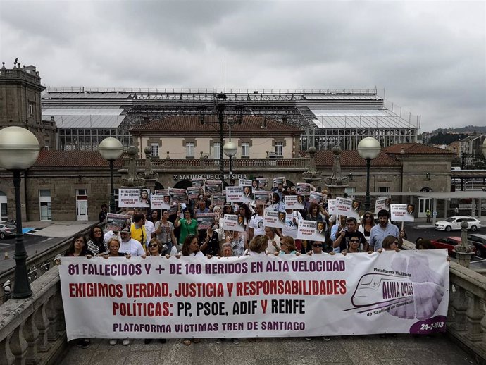 Víctimas de Angrois se manifiestan en el quinto aniversario de la tragedia