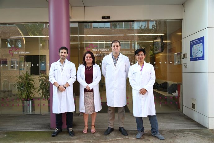 Diversos investigadors del Vall d'Hebron Institut de Recerca (VHIR) de Barcelona