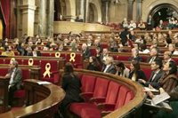 JxCat, ERC y PP rechazan en el Parlament subir el IRPF a las rentas de más de 120.000 euros
