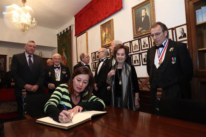 Presidenta del Govern, Francina Armengol, inaugura el curso de la R.A. Medicina