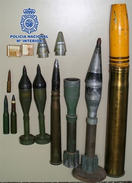 Policía Nacional interviene 10 piezas de artillería en un domicilio de Murcia