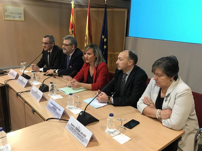 Pilar Alegría ha ratificado el contrato-programa con la UZ.