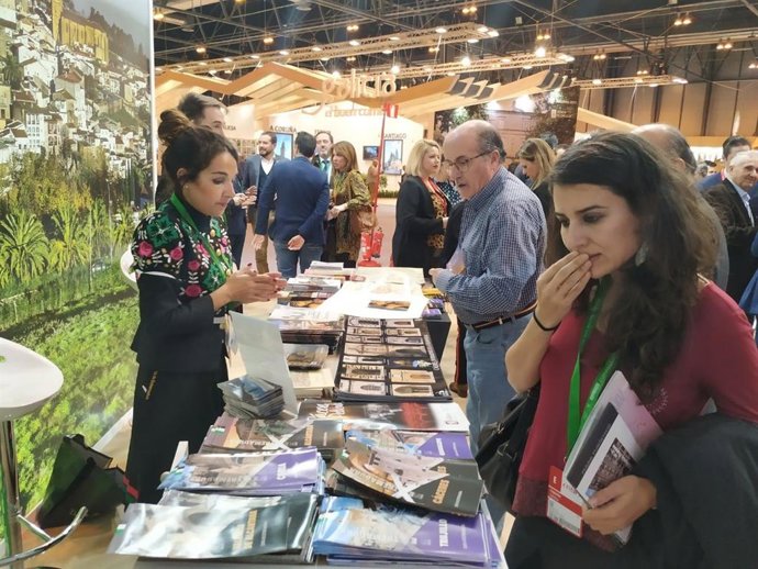 Irene de Miguel durante su visita a Fitur