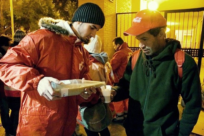 Voluntarios Cruz Roja, frío, sin techo