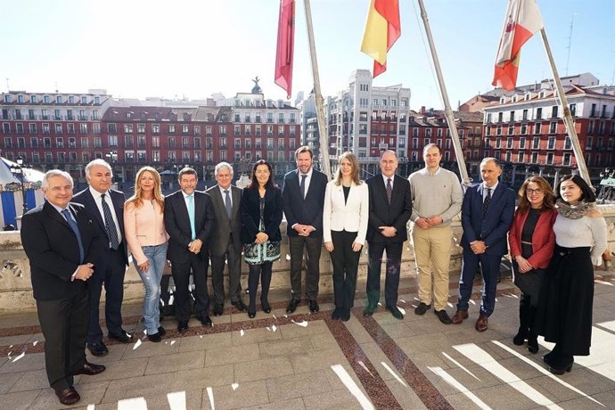 El nuevo Comité de la CVE con el alcalde.