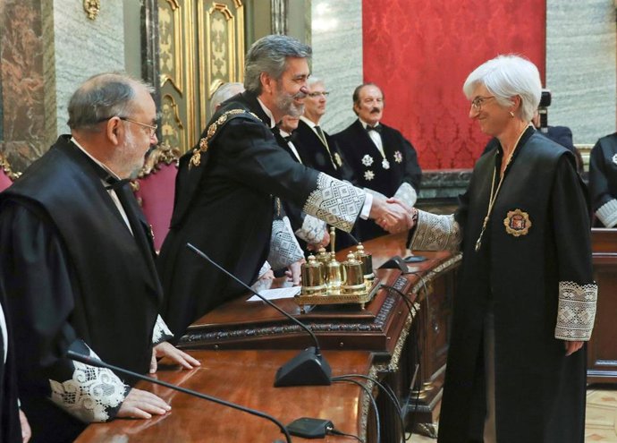 Toma de posesión de su cargo la nueva fiscal general, María José Segarra