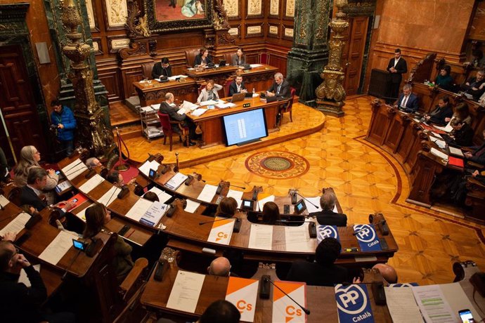 Pleno extraordinario en el Ayuntamiento de Barcelona sobre el estado de la ciuda