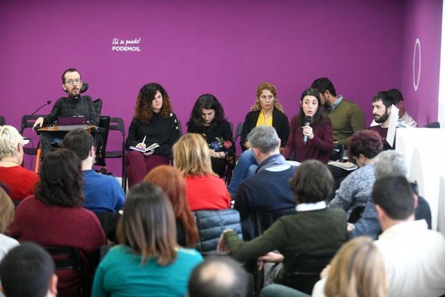 Pablo Echenique i Irene Montero a la reunió del Comitè de Campanya de Podem
