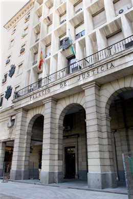 Exteriores de la Audiencia Provincial de Sevilla