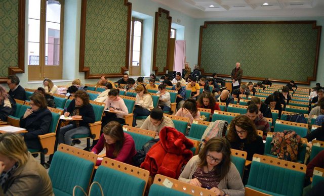 Los exámenes del primer cuatrimestre congregan a centenares de alumnos.