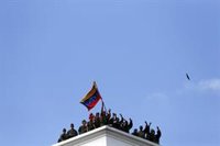 El agregado militar venezolano en Washington reconoce a Guaidó como presidente