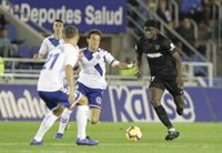 El Málaga puntúa en Tenerife y Osasuna gana en Almería