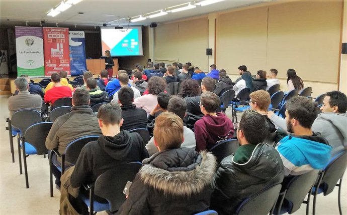Uno de los talleres de la campaña 'Tu formación cuenta'.