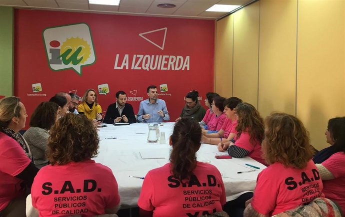[Sevilla] Np, Foto Y Audio Iu Lamenta Que Espadas Dé La Espalda A Las Trabajador
