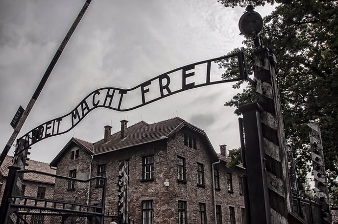 Holocaust, Auschwitz