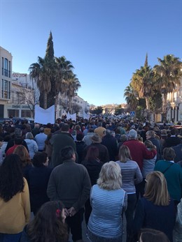 Vecinos en la concentración de Estepa