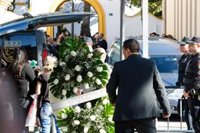 Familiares, amigos y vecinos dan el último adiós a Julen en un funeral multitudinario