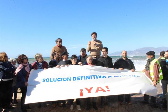 Concentración en la playa de Balerma, en El Ejido (Almería)