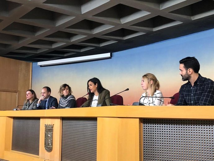 La portavoz de Cs, Begoña Villacís, en rueda de prensa con ediles del grupo