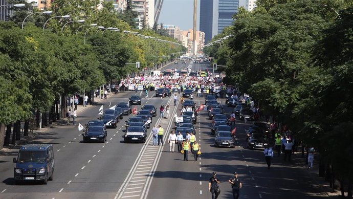 Manifestación de conductores de vehículos de alquiler con conductor (VTC) en Mad