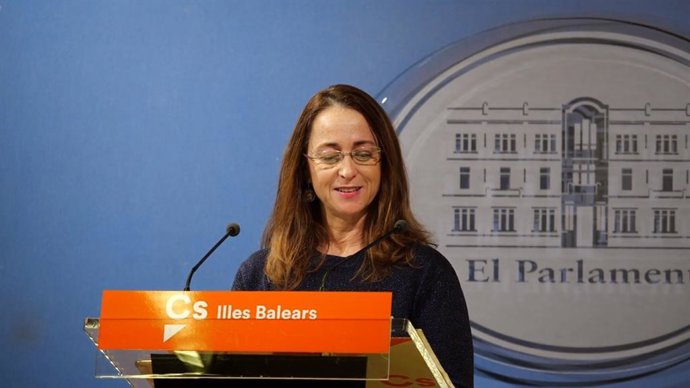 La diputada de Cs, Olga Ballester, en la roda de premsa