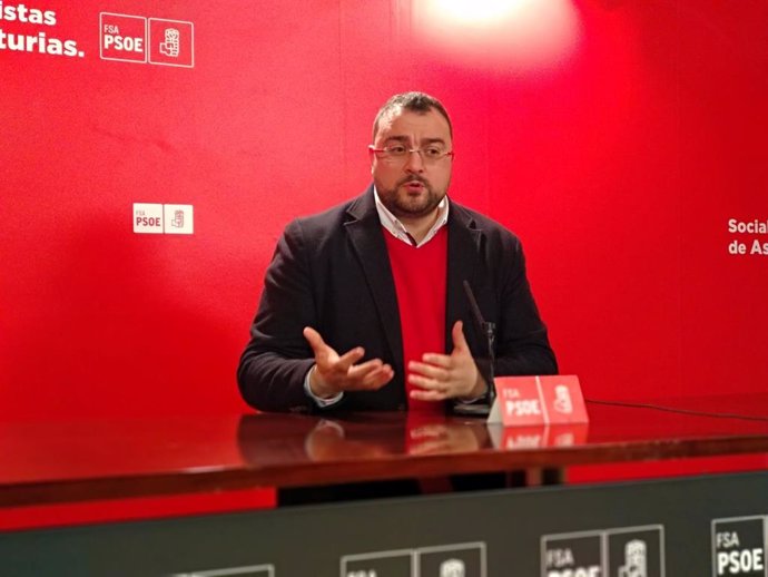 El secretario general de la Federación Socialista Asturiana (FSA-PSOE), Adrían B